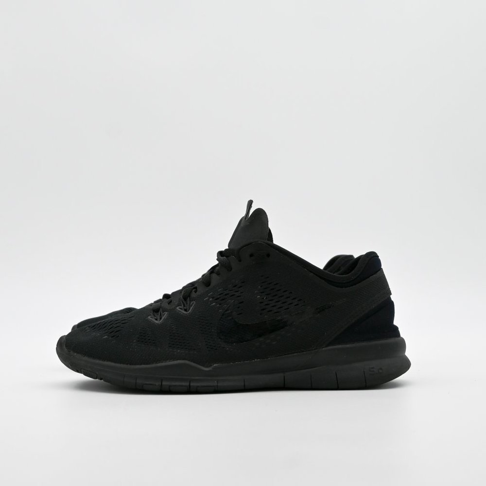 NIKE Women's Free 5.0 Tr Fit 5 Black Sneakers - Picture 4 of 6